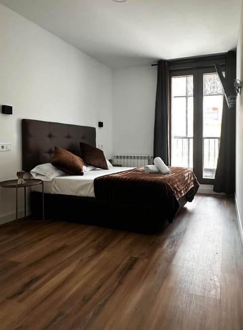 Deluxe Double Room, Balcony, City View | Desk, soundproofing, free WiFi, wheelchair access