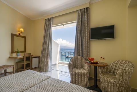 Quadruple Room | In-room safe, rollaway beds, free WiFi