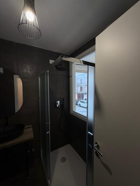 Comfort Double Room | Bathroom | Shower, towels, toilet paper