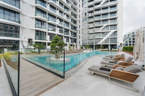 2 outdoor pools