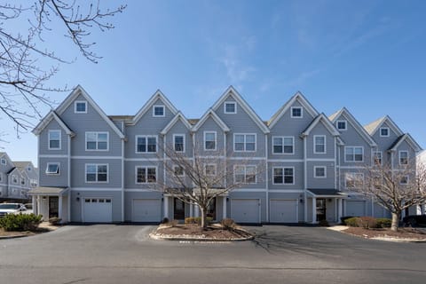 21 Canal Landing