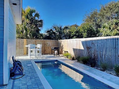 Backyard - Private Pool - Fully Fenced Yard - Gas Grill - Outdoor Dining