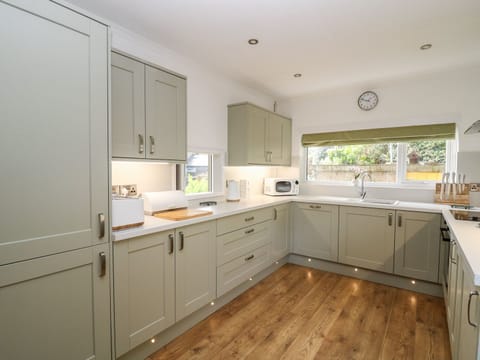 Fridge, microwave, dishwasher, toaster