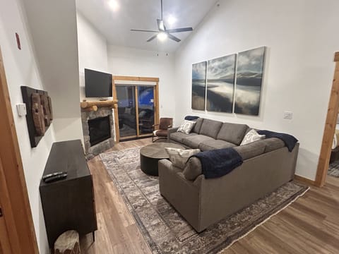 Indoors, Home Decor, Architecture, Building, Furniture