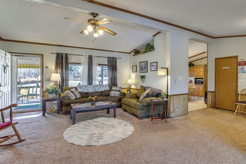 House (4 Bedrooms) | Interior