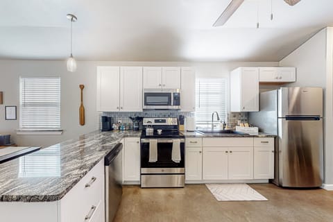 House (2 Bedrooms) | Interior