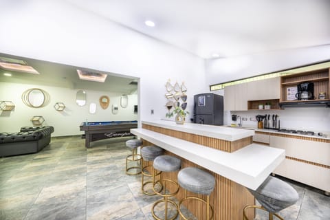City Apartment | Private kitchen | Coffee/tea maker
