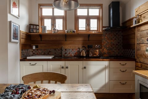 Decorative detail - Porth Chapel