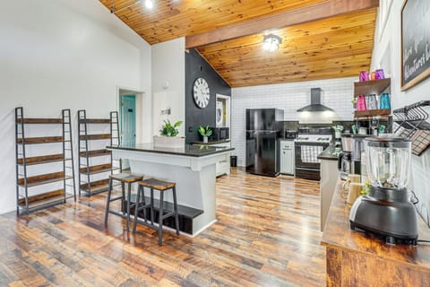 Breakfast Bar | 1st Floor