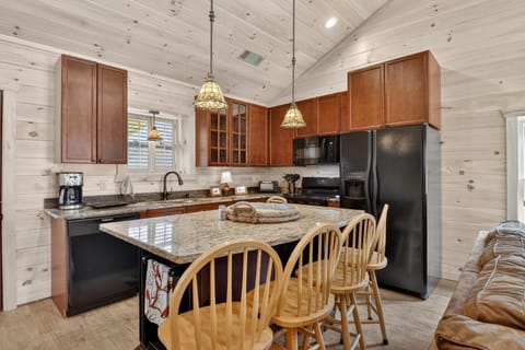 Toccoa Park Cottage Kitchen