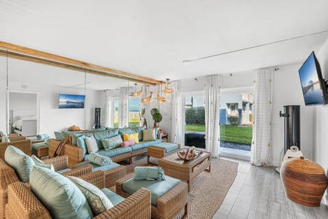 Bright & airy living room