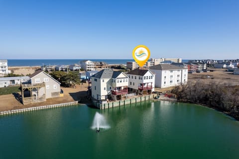 Close to shopping, dining, grocery stores, movie theater, and the beach!