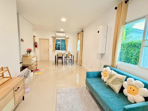 Townhome | Living area