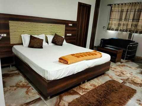 Deluxe Room | Desk, laptop workspace, free WiFi