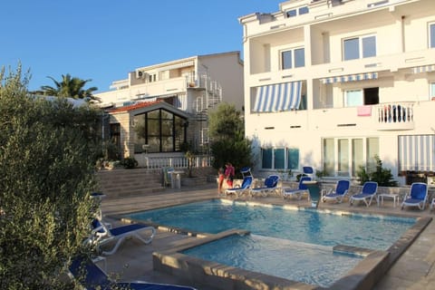 Holiday Home Swimming Pool