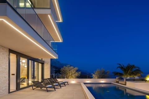 Holiday Home Swimming Pool