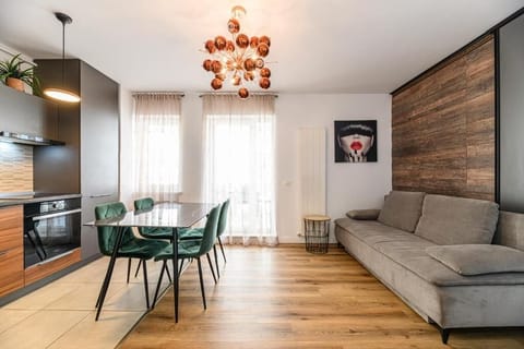 Apartment, Mountain View | Living area | Flat-screen TV