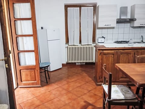 Flooring, Furniture, Floor, Wood, Interior Design, Wood Flooring, Room, Major Appliance, Brown, Hardwood