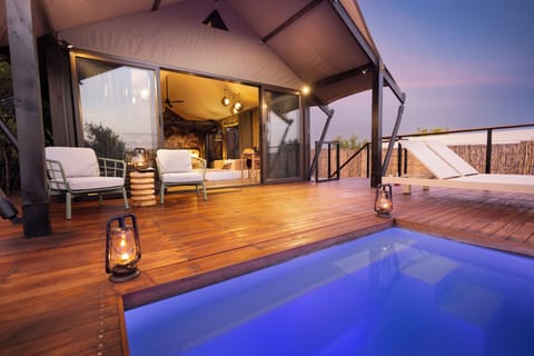 Luxury Suite, Private Pool, Park View | Premium bedding, minibar (free items), in-room safe, desk