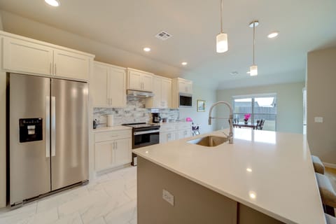 House (3 Bedrooms) | Interior