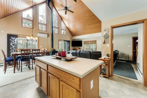 House (3 Bedrooms) | Interior