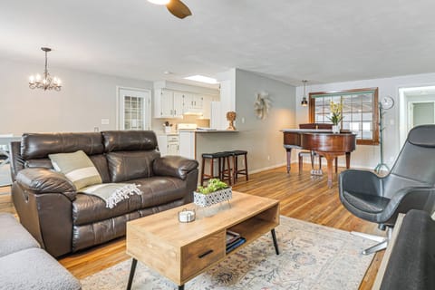 House (3 Bedrooms) | Front of property