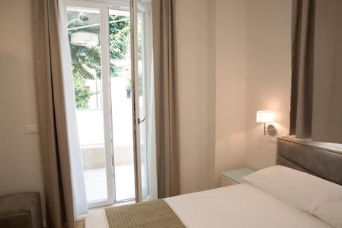 Soundproofing, free WiFi