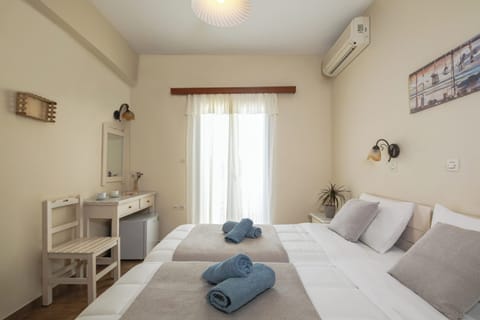 Standard Room | In-room safe, iron/ironing board, free cribs/infant beds, free WiFi