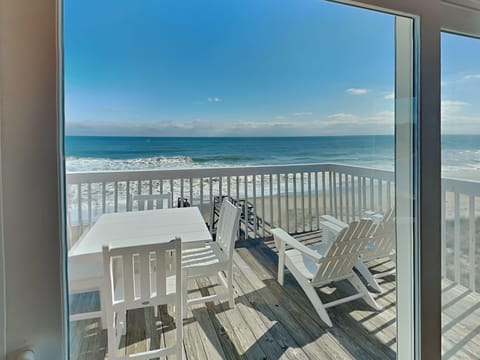 Condo (3 Bedrooms) | Property amenity