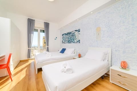 Superior Triple Room, Balcony, Sea View | Free WiFi