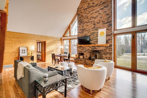 Elkhart Lake Vacation Rental | 4BR | 2.5BA | 3,000 Sq Ft | 2 Steps Required