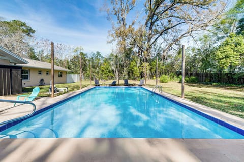 Ocala Vacation Rental | 4BR | 3BA | 2,100 Sq Ft | 1 Small Step Required