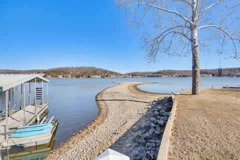 Gravois Mills Vacation Rental | 3BR | 2BA | 1,450 Sq Ft | 4 Steps to Enter