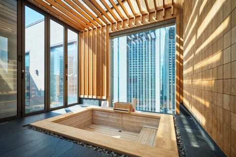 Crown Park Suite with Private Terrace & Hot tub(Highest Floor) | Terrace/patio