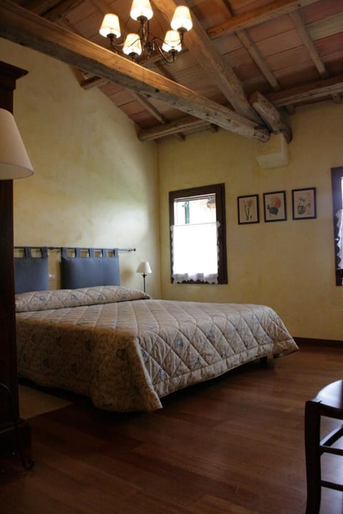 Free WiFi, bed sheets, wheelchair access