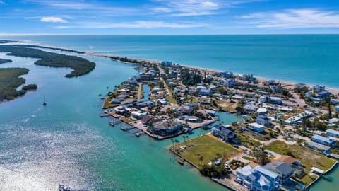 Coastal Community | Neighborhood Area | Bay Access