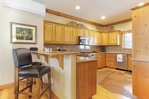 Kitchen with Peninsula Bar