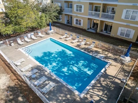 Heron's Watch pool facilities for an elevated stay