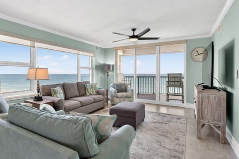 Living room with perfect ocean views