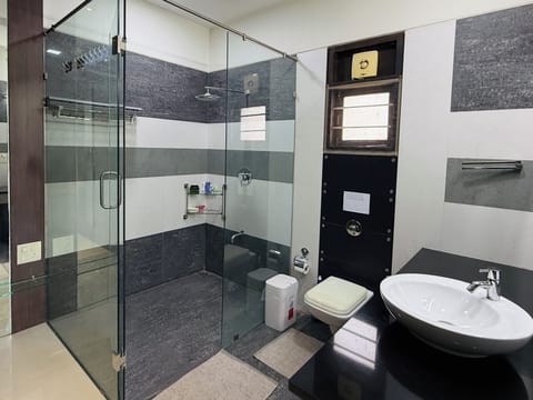Bathroom 1 with wardrobe