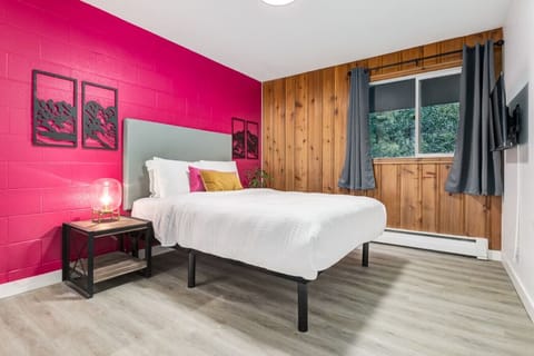 Queen-size bed to have a good rest after a big day of adventure!