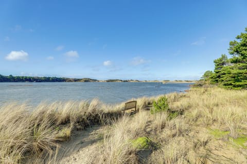 Florence Vacation Rental | 3BR | 2BA | 1,970 Sq Ft | Step-Free Access