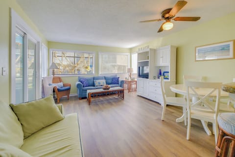 Myrtle Beach Vacation Rental | 2BR | 2BA | 975 Sq Ft | 4 Steps to Enter