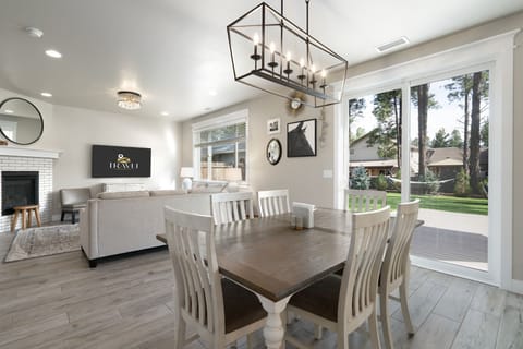 House | 5 bedrooms, Internet