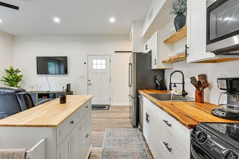 Apartment (1 Bedroom) | Interior