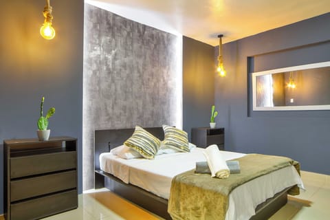 Apartment | In-room safe, iron/ironing board (on request), WiFi (free)