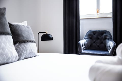 Deluxe Double Room | Iron/ironing board, free WiFi