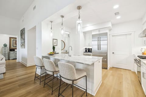 Array_337SouthBridgeLn#422B-6