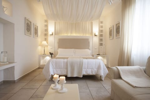 Deluxe Room, Terrace | Premium bedding, minibar, in-room safe, desk