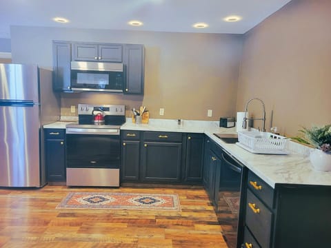 H1 - Two-Bedroom Apartment (603)